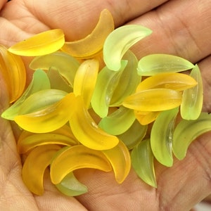 MINI MELON SLICES, Dollhouse fruits Food miniatures melon pieces, Ready to gift in box, Green yellow melon, Small Gift for Kids