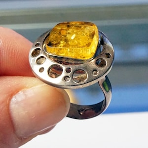 GREEN AMBER RING Set In 925 silver, Unusual Design Artisan Jewelry, Modernist Ring, Best Amber Gift, Christmas Gift Idea, Amber Ring For Her