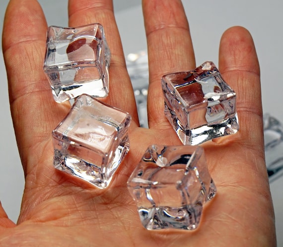 BEST Way to Make Crystal CLEAR Ice Cubes!!