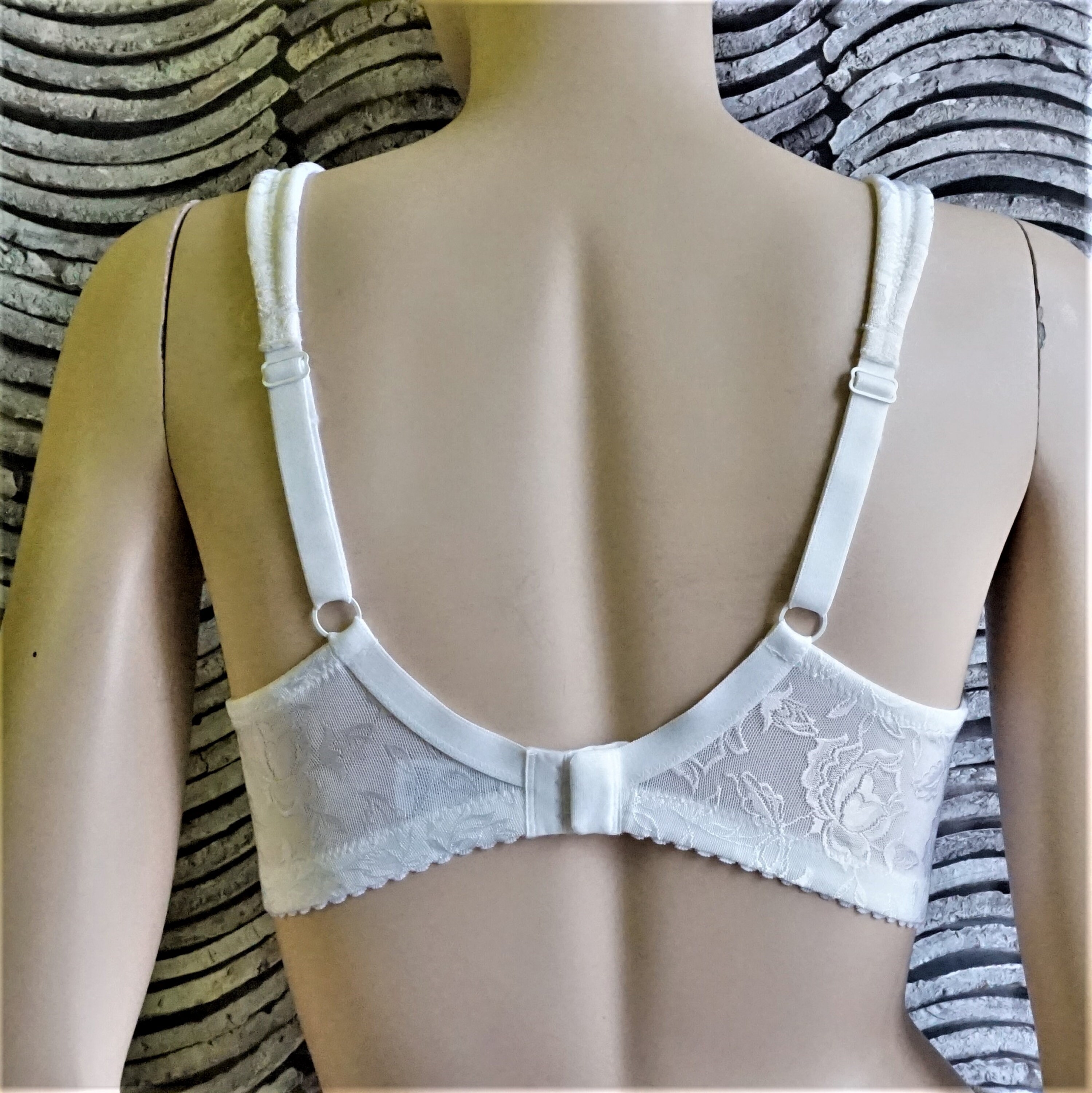 優待特典一覧 FLORAL Wireless CUP LARGE Bra Lined Cotton Straps, Wide With Clothing