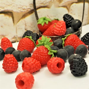 BAIES TAILLE RÉELLE, fraises bleuets, mûres, framboises, réalistes, petits fruits décoration d'intérieur, faux fruits pour créations manuelles, coffret cadeau pour elle