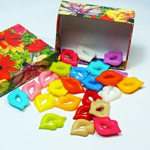 ASSORTED RESIN LIPS Flat Back Cabochons For Valentines Day craft - Colorful Lip Charms - Small gift in box