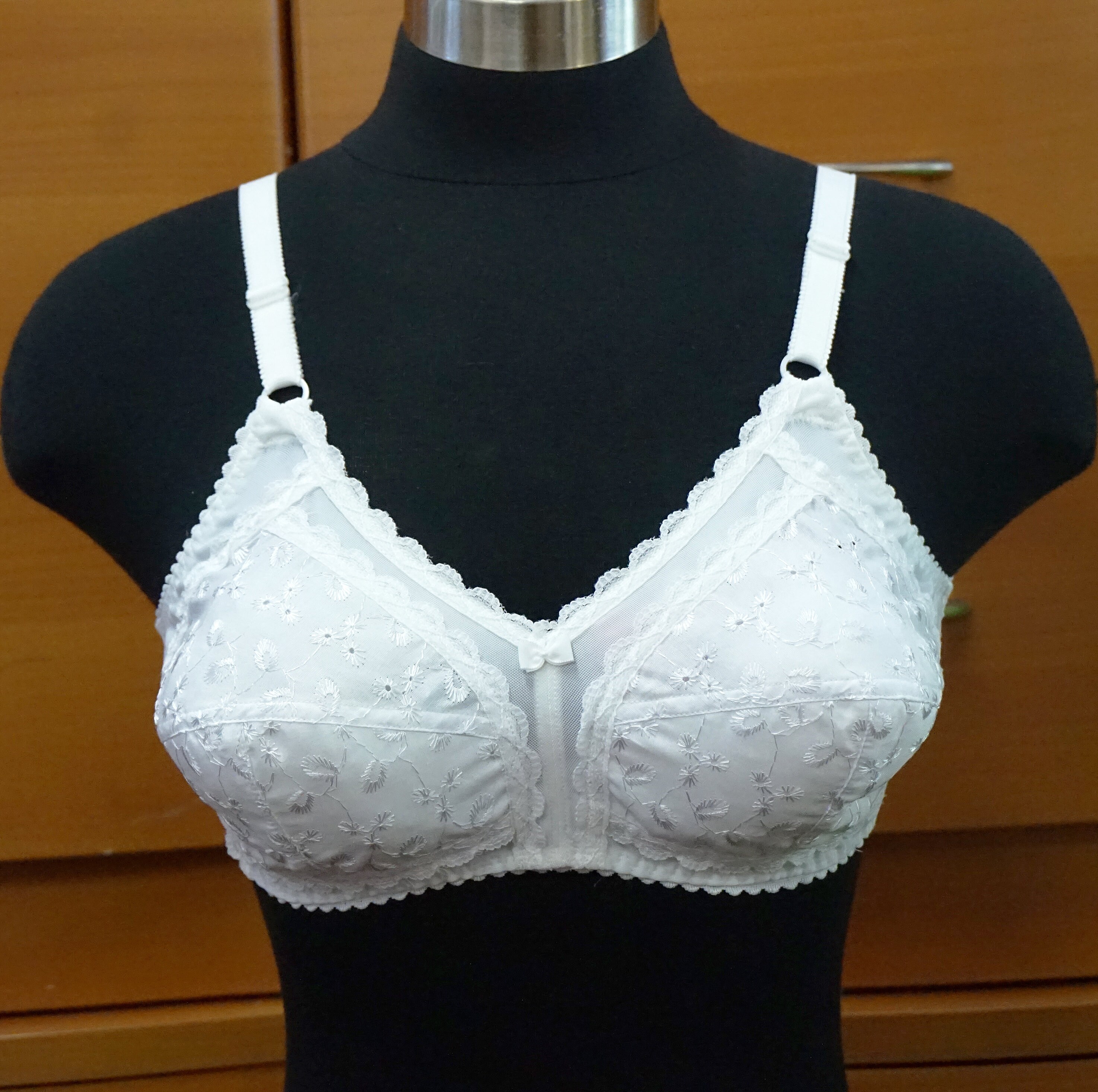 Embroidered Cotton Bra: White Wireless Full Coverage, Retro Style - Etsy