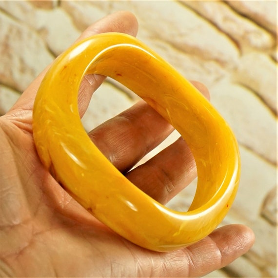 OLD BAKELITE WAVY Bold Heavy Bracelet, Egg Yolk B… - image 2