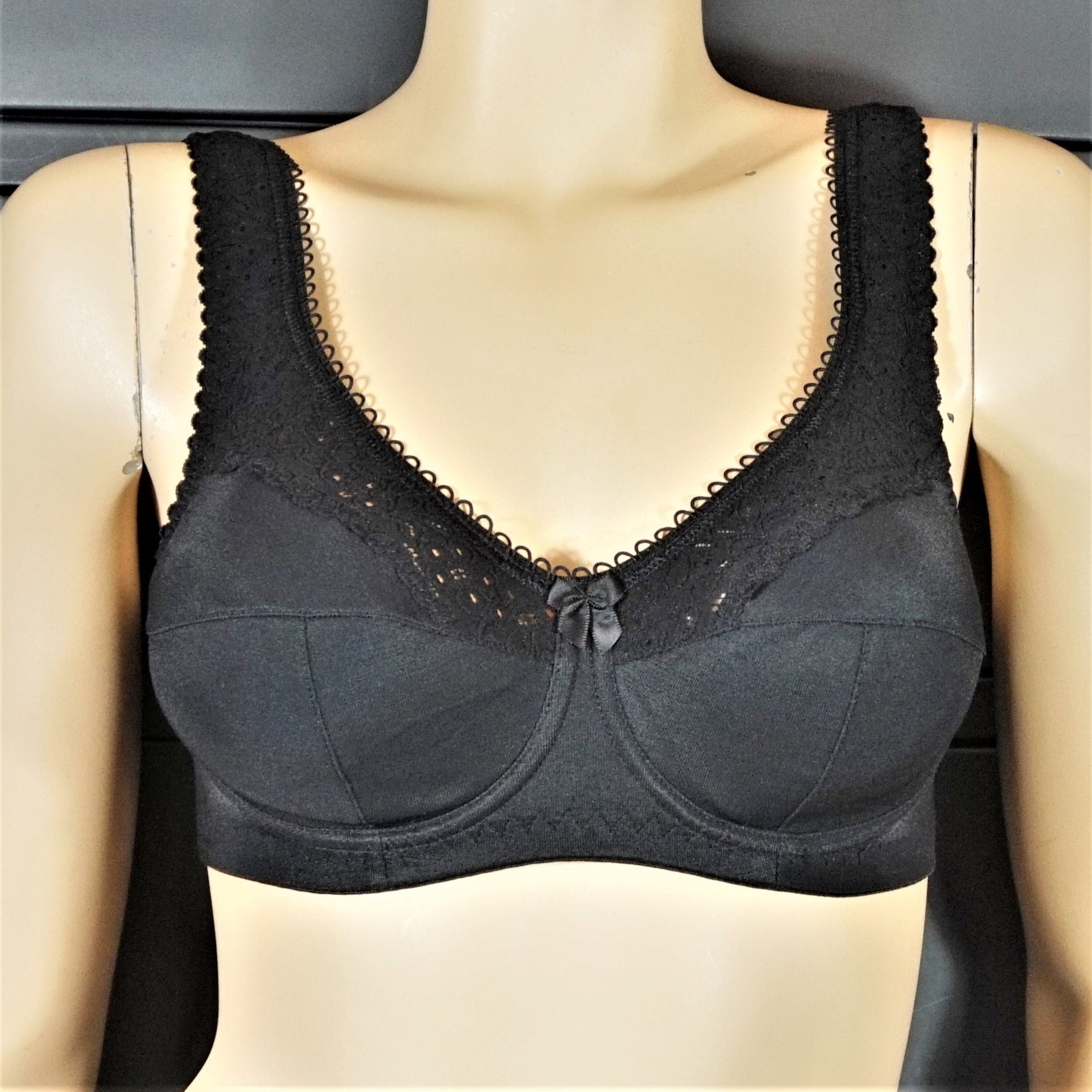 Super BIG BUST BRA, Super Holder Black Bra, Cotton Lined, European