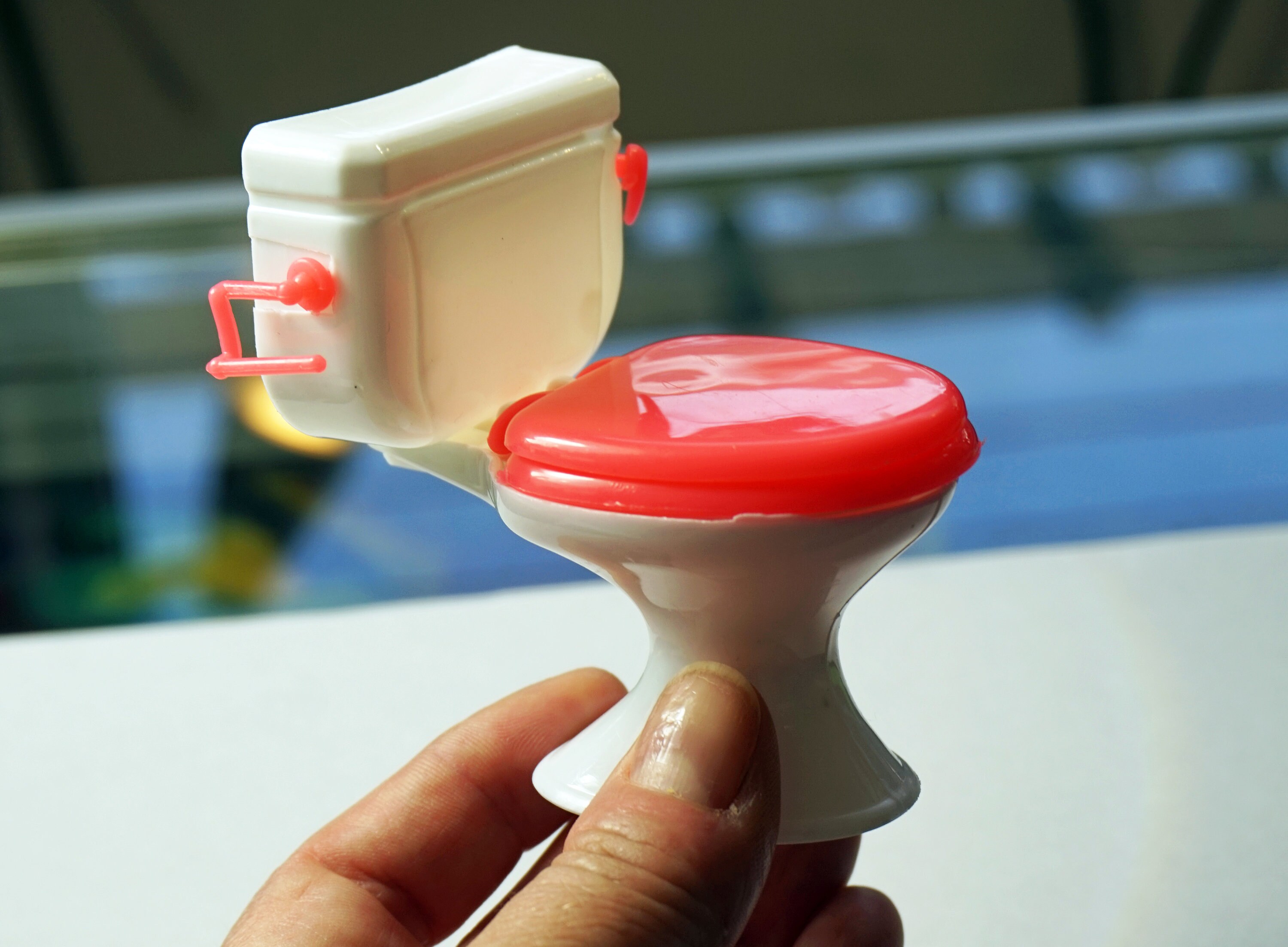 Toilette miniature pour maison de poupée, accessoire de salle de bain, jouet pour poupée - France