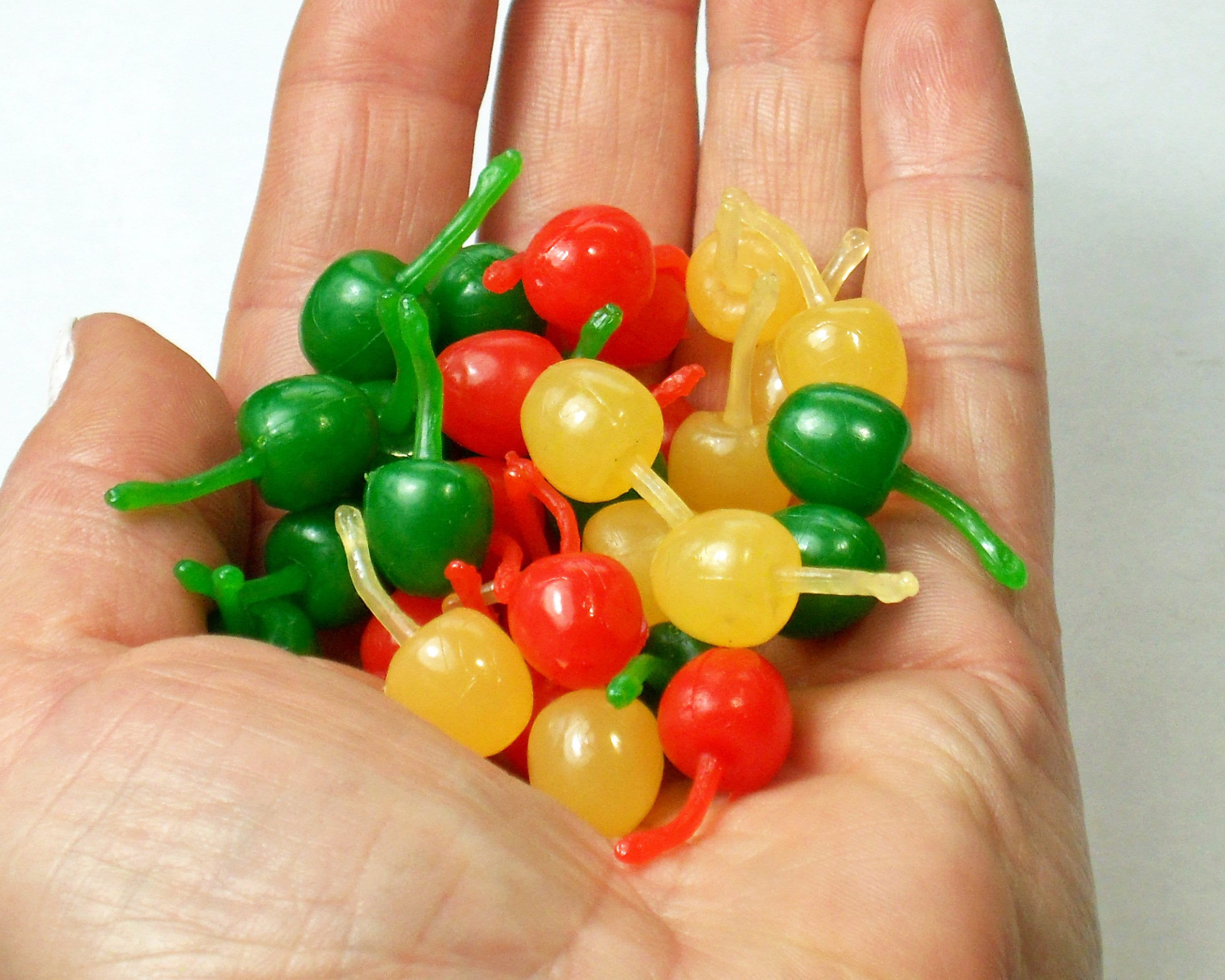 Essen Fake-Piercing Kirsche aus Kunststoff rot/Grün Party-Früchte 20 Stück 