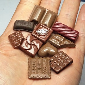 ASSORTED CHOCOLATE PIECES For Craft, 10 Chocolate Bars In Gift Box, Dollhouse Food Miniatures, Holiday Gift For Kids, Small Gift For Girls