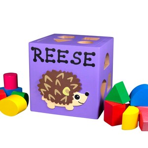 Personalized shape fitting cube, motor skills cube, motor skills toys, wooden toy, gift for baby boy, gift for baby girl, shape sorter image 3