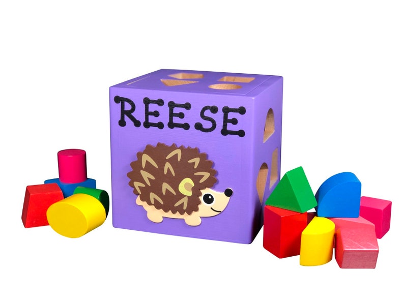 Personalized shape fitting cube, motor skills cube, motor skills toys, wooden toy, gift for baby boy, gift for baby girl, shape sorter image 3