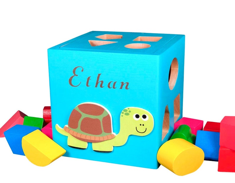 Personalized shape fitting cube, motor skills cube, motor skills toys, wooden toy, gift for baby boy, gift for baby girl, shape sorter image 6