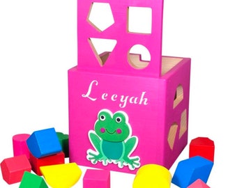 Personalized shape sorting cube customized toddler toy educational wood toy Montessori toys learning toys wood toy elephant toy frog toy