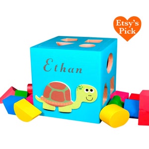 Personalized shape fitting cube, motor skills cube, motor skills toys, wooden toy, gift for baby boy, gift for baby girl, shape sorter image 1