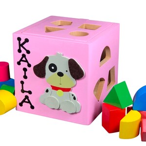 Personalized shape fitting cube, motor skills cube, motor skills toys, wooden toy, gift for baby boy, gift for baby girl, shape sorter image 2