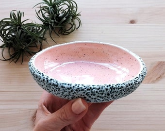 Small green ceramic bowl | Handmade textured fruit nuts dish - food safe | Ceramic jewelry dish | Pink speckled glaze | READY TO SHIP
