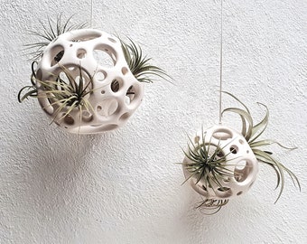 Ceramic air plant wall hanger | Handmade geometric sculpture air plant holder | Ceramic tillandsia wall display | 1 x pot | READY TO SHIP