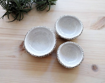 Small ceramic dish set | Mini pinched spice bowls | Handmade textured trinket ring dish | Organic ceramic bowls | Set of 3 | READY TO SHIP