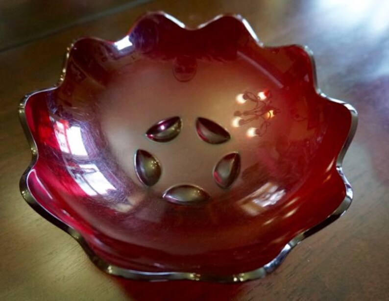 Tupperware; Plastic Serving Bowls; Approx; 6.5 Inches; Great for Snacks; FREE SHIPPING !!!