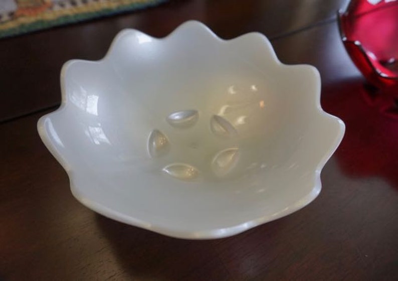 Tupperware; Plastic Serving Bowls; Approx; 6.5 Inches; Great for Snacks; FREE SHIPPING !!!