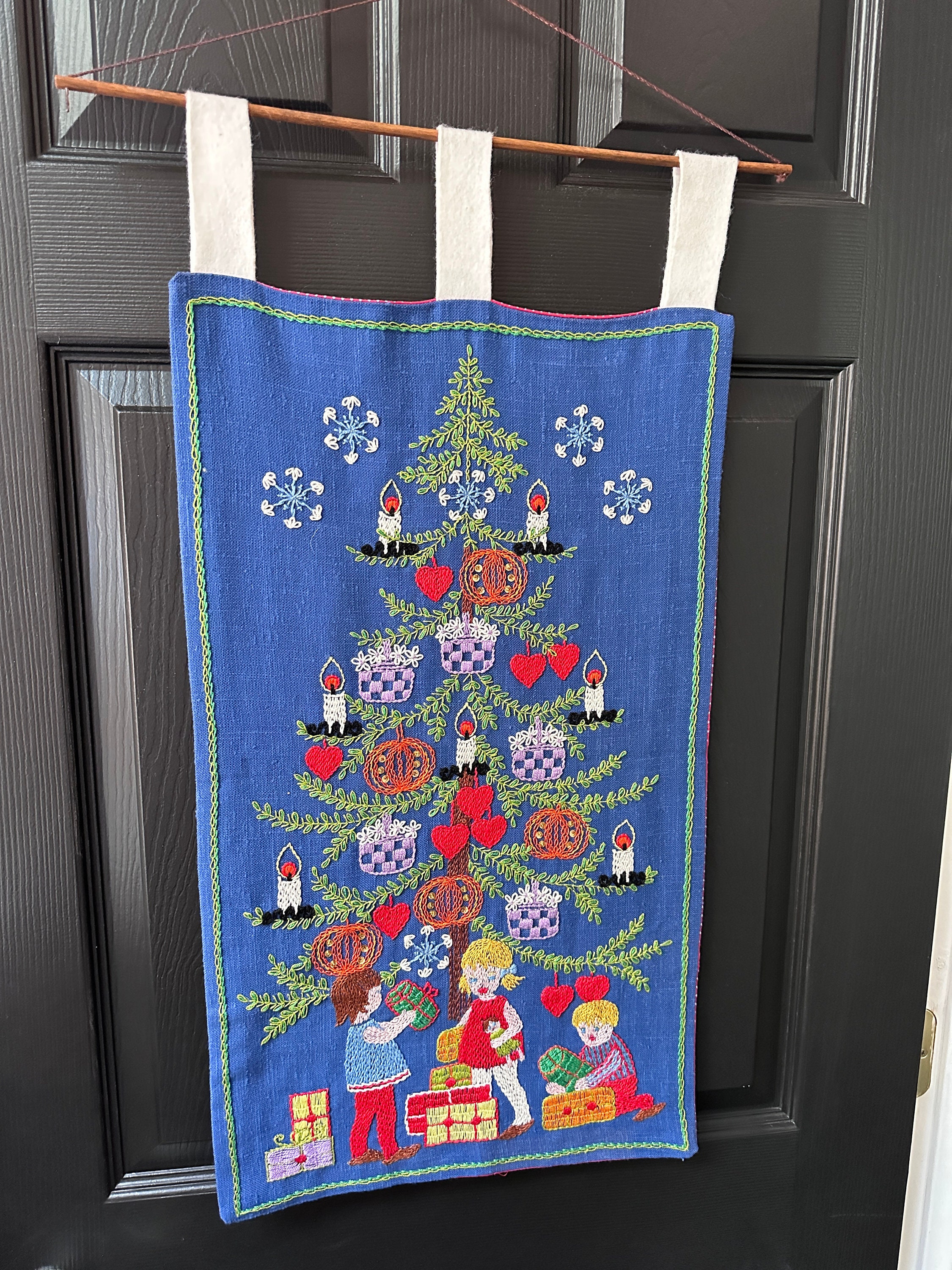 Vintage 70's Christmas Tree Embroidery Banner Wall Hanging Beautiful