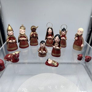 Vintage  Nativity Scene Gold/Red Pottery Set of #14 pieces Hand Painted Art Mexico  3&quot; tall
