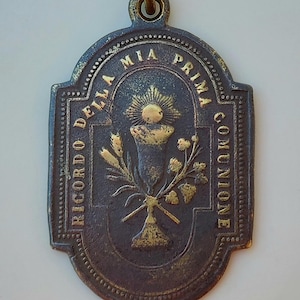Antique Bronze First Holy Communion Medal—Thin Vintage Cathedral-Shaped Italian Catholic Chalice, Host, Priest + Communicants Pendant Gift