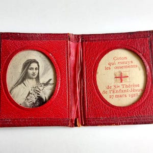 Vintage St Therese Relic Folder/Red Pocket Shrine: Touched to the Bones of the Saint—Antique French Catholic Lisieux Patron 1923 Cloth