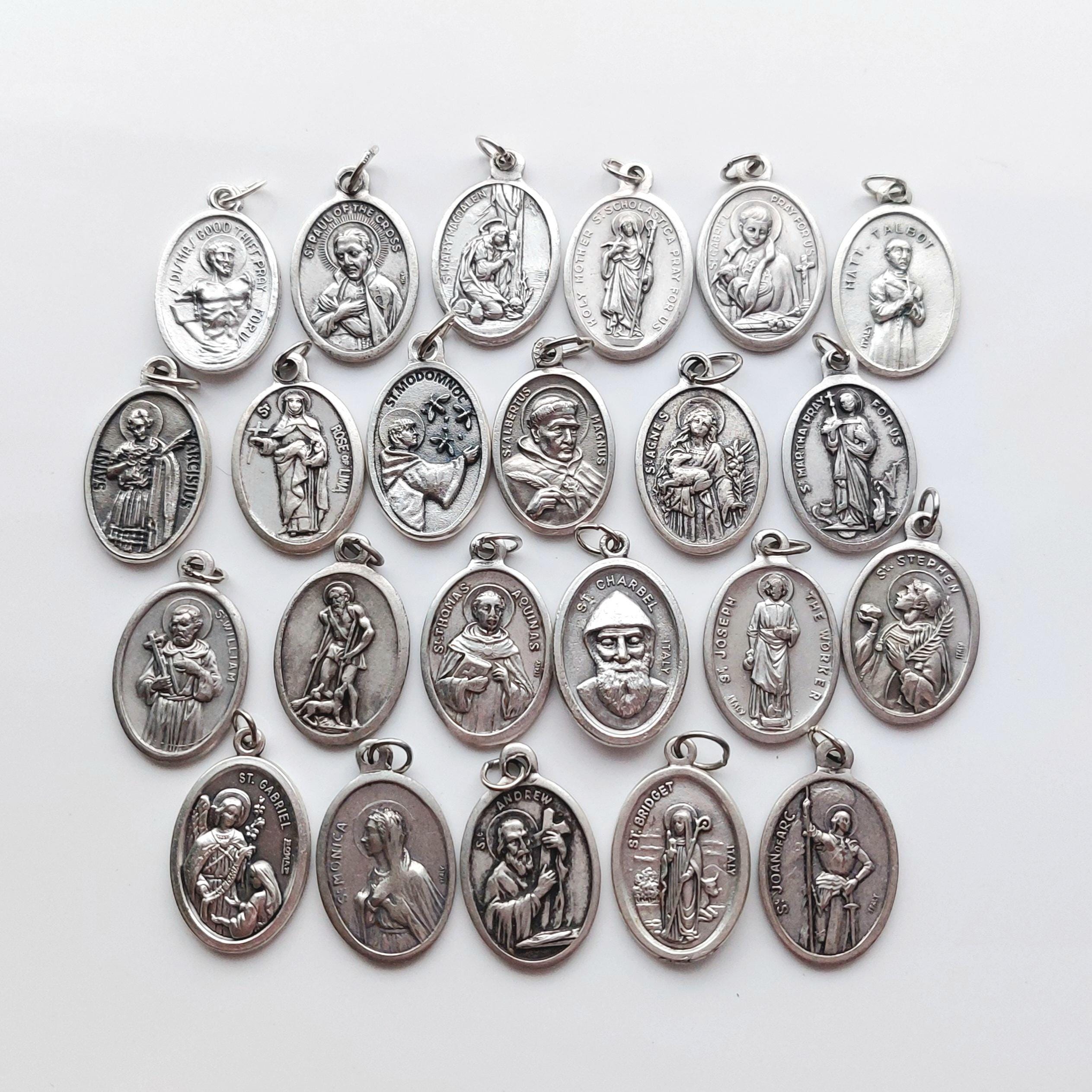 Set Di 10 Medaglie Ovali Di San Charbel In Metallo, Ciondoli Religiosi Con Croce E Scritta Italy