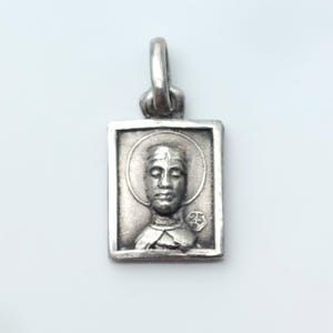 LITEN Vintage Núria Medalj i massivt silver — Liten spansk-katolsk Sankt Giles klocka/kruka/kors Barcelona-hänge — Enkel rektangulär pilgrimsfärdsberlock