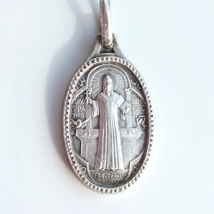 Medalla vintage de San Benito, fabricada en Francia: ovalada. Benoit de Nursie/Nursia, monje, patrón de los estudiantes de Europa. Medallón colgante ovalado clásico.
