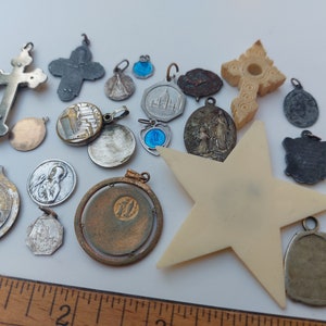 BROKEN Religious Jewelry for Crafting/Repurposing/Nicho Making: Small Crosses, French Catholic Medal Pendant Destash Lot to Recycle/Reuse image 5