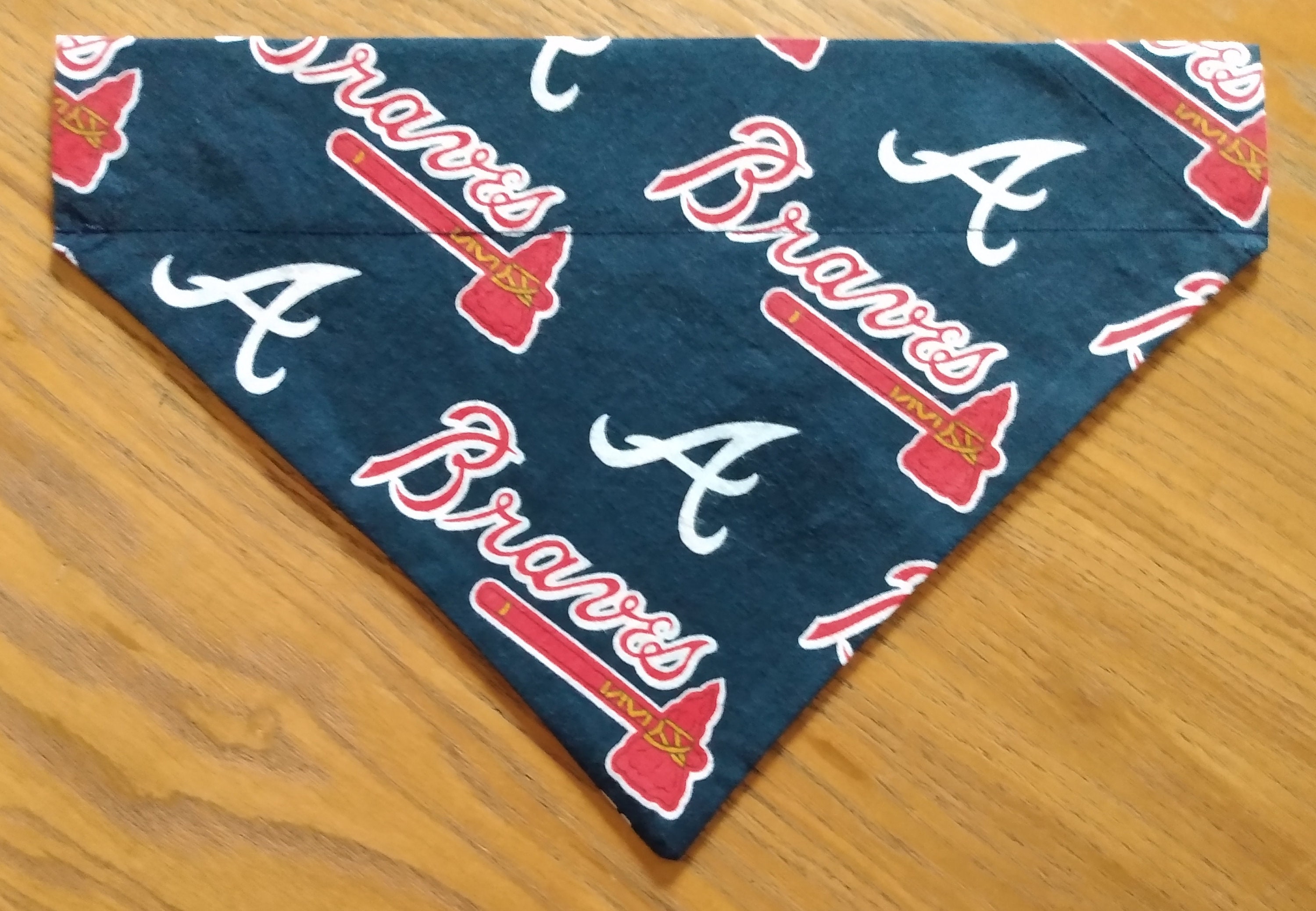 Pets First MLB Atlanta Braves TIE Bandana, Large/X-Large. Dog Bandana Scarf  Bib for Pet Cat Dog. The Ultimate Game-Day, Party Bandanna (BRV-3550)