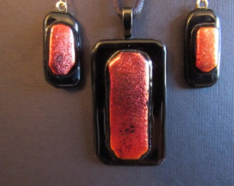 Electric rust dichroic glass pendant and earrings set