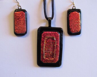 Electric rust crinkle pendant and earrings set