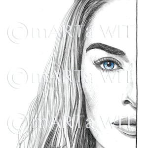 Peut inclure: Un dessin au crayon noir et blanc d'un visage de femme. La femme a les cheveux longs et fluides et regarde directement le spectateur. Seul son œil droit est visible, et il est d'un bleu vif.