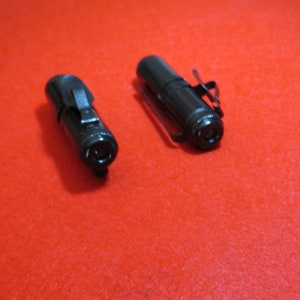 Set of 1 Black Cylinder code-dosimeter for Qi'ra replica with Black clips SW prop2 image 1