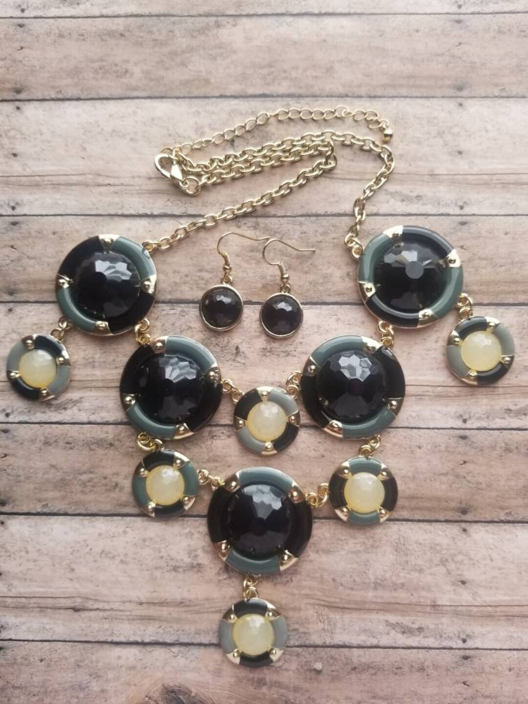 Faux stone necklace Clearance