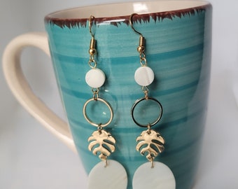 Gold Leaf Earrings, Monstera Earrings, Mother of Pearl Jewelry, Long Statement Earrings, Monstera Lover, Plant Earrings, Cute Boho Earrings