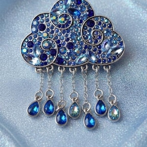 Rain Cloud Crystal Brooch, Celestial Jewelry, Gifts for Her, Beautiful Brooches, Crysyal Figural Brooch, Clothing Pin, Blue Crystals, Fancy
