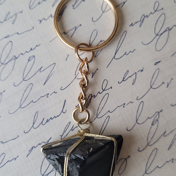 Black Crystal Keychain, Wire Wrapped Onyx Stone, Obsidian Stone, Gold Key Chain, Unisex Gifts, Car Accessories, Black Raw Stone Key Holder