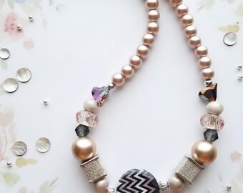 Blush Pearl Necklace, Gifts for Her, Handmade Statement Necklace, Gifts for Mom, Heart Necklace, Zig Zag Pendant, Boho Collar Necklace