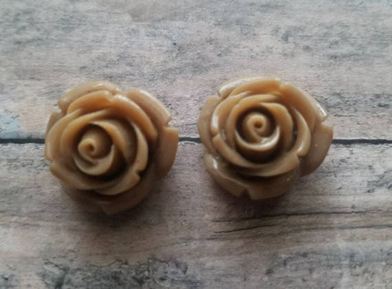 rose bud earrings
