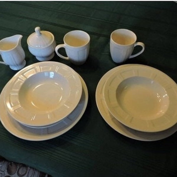 Clearance Center Mikasa Radience 4 Piece Place Setting