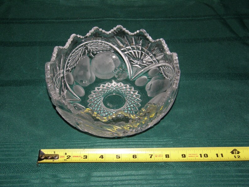 Beautiful Vintage Cut And Fruit Etched Leaded Glass Crystal Fruit Bowl