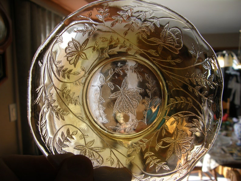 Vintage CARNIVAL GLASS Bowl Ruffled Marigold Flowers Steams and Leaves