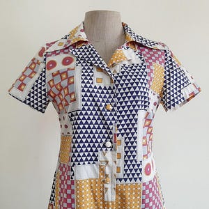 60s Vintage Geometric Print Cotton Mod Dress XS | Womens Multicolor Shift Mini Short Sleeve Button Up Front Collared Summer Retro Casual Day