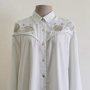Vintage Light Green Embroidered Blouse XL | Womens Long Sleeve Shirt Button Up Top Collared Polyester Japanese Summer Spring Casual Retro