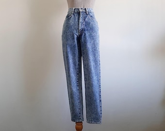 Vintage High Waisted Acid Wash Blue Denim Mom Jeans Tapered Leg XS 24" Waist