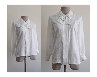 Witte geborduurde blouse Vintage blouse met lange mouwen Damesshirt met kraag Polyester blouse Secretaresseblouse Kantoorblouse Leuke blouse XS