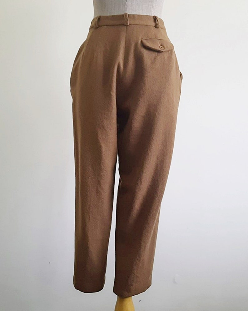 Pantaloni a gamba affusolata marrone Pantaloni a vita alta vintage Pantaloni in lana da donna Pantaloni a pieghe Pantaloni cropped Pantaloni a vita alta Pantaloni autunnali XS 25 Vita immagine 8